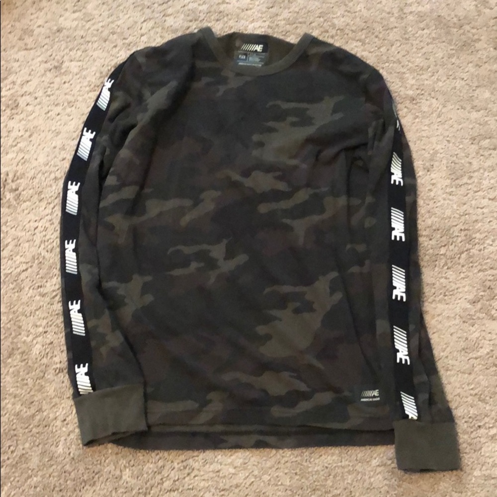 American eagle long sleeved camo shirt